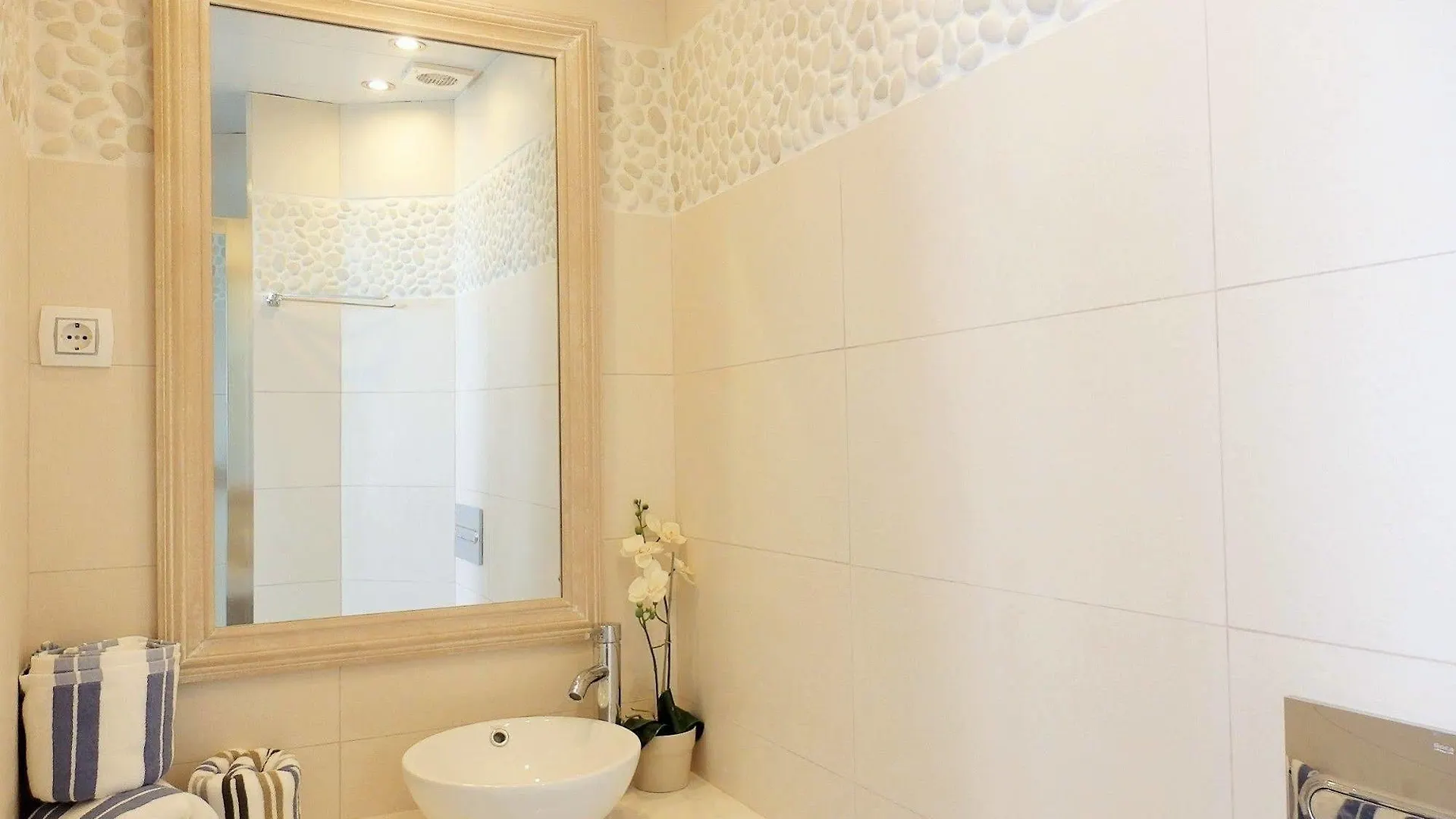 Waterfront Santa Clara Apartments Torremolinos Otel